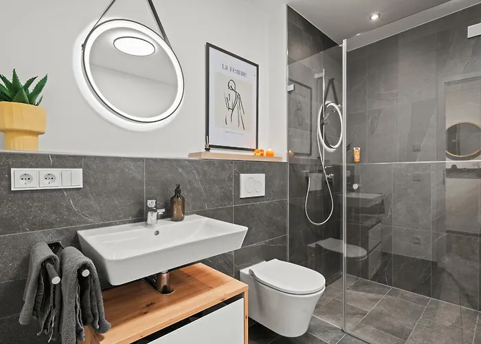 Karl's An Der Uferpromenade In Erster Seereihe